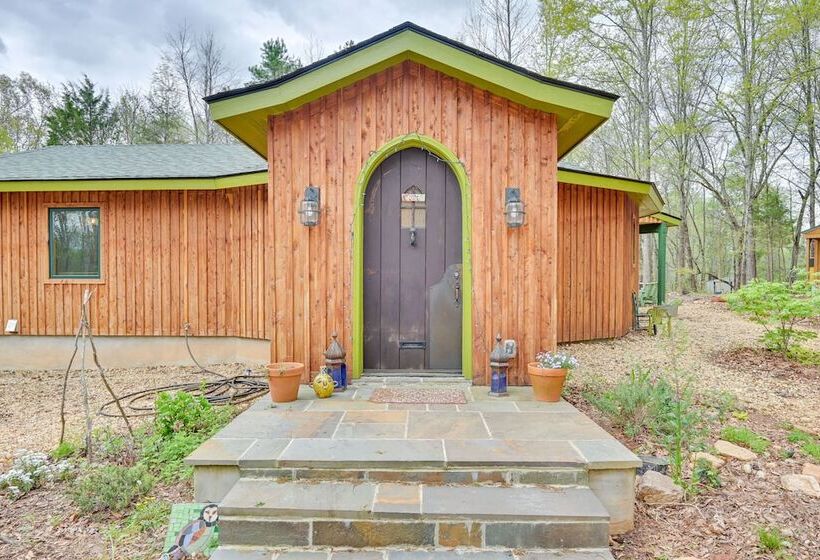 Enchanting Shelby Cottage On 12 Acres W/ Hot Tub!