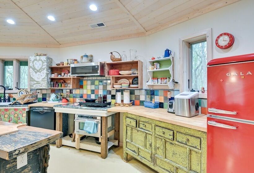 Enchanting Shelby Cottage On 12 Acres W/ Hot Tub!