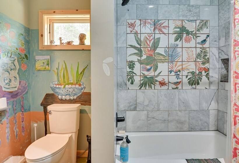 Enchanting Shelby Cottage On 12 Acres W/ Hot Tub!