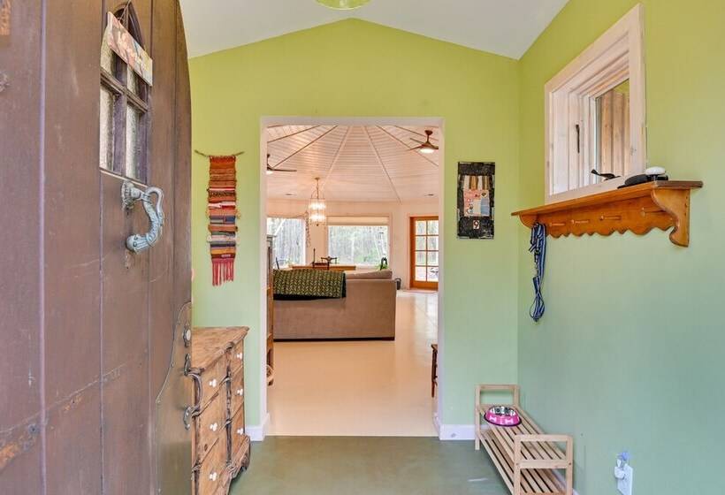 Enchanting Shelby Cottage On 12 Acres W/ Hot Tub!