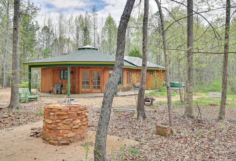 Enchanting Shelby Cottage On 12 Acres W/ Hot Tub!