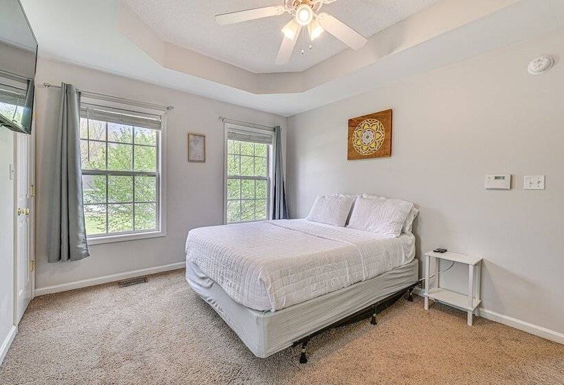 Family Friendly Clarksville Home W/ Fenced Yard!