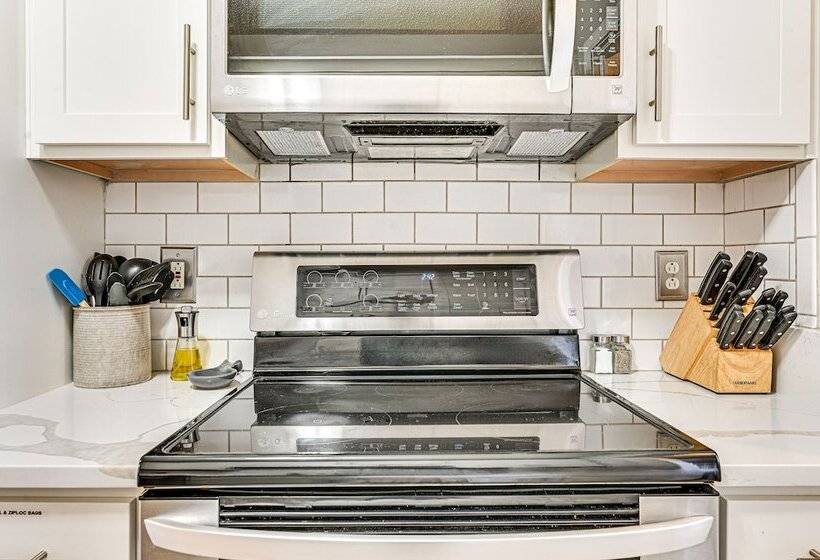 Family Friendly Clarksville Home W/ Fenced Yard!