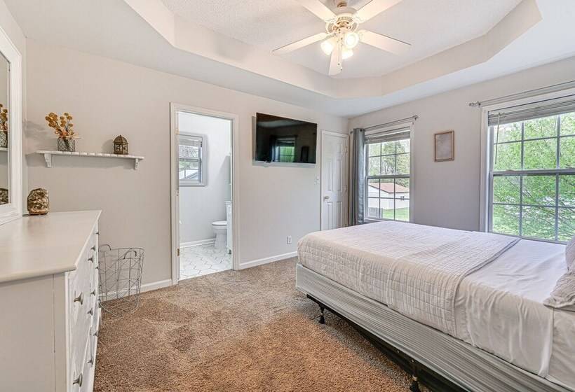 Family Friendly Clarksville Home W/ Fenced Yard!