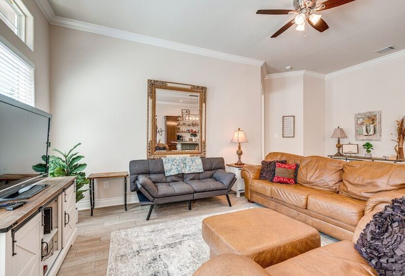 Family Friendly Lago Vista Home Near Lake Travis!