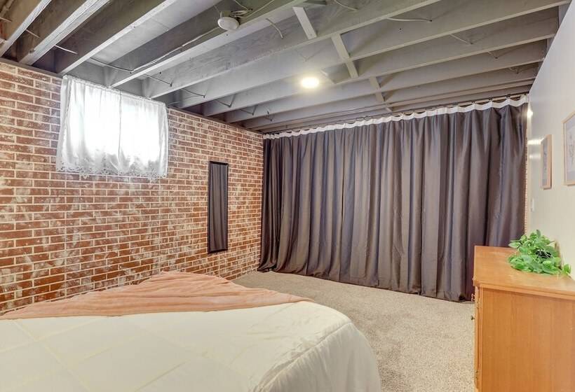 Family Friendly Lincoln Home W/ Sandbox & Grill!