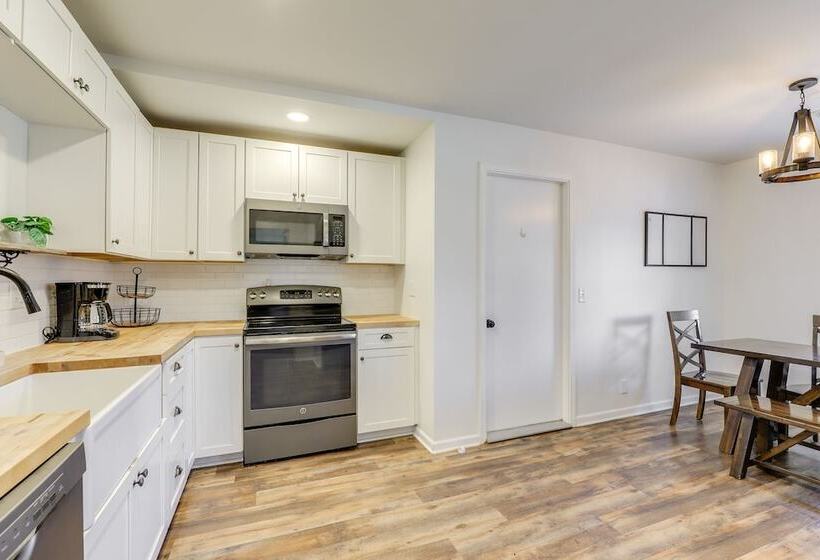 Family Friendly Lincoln Home W/ Sandbox & Grill!