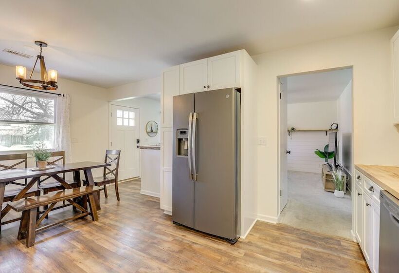 Family Friendly Lincoln Home W/ Sandbox & Grill!