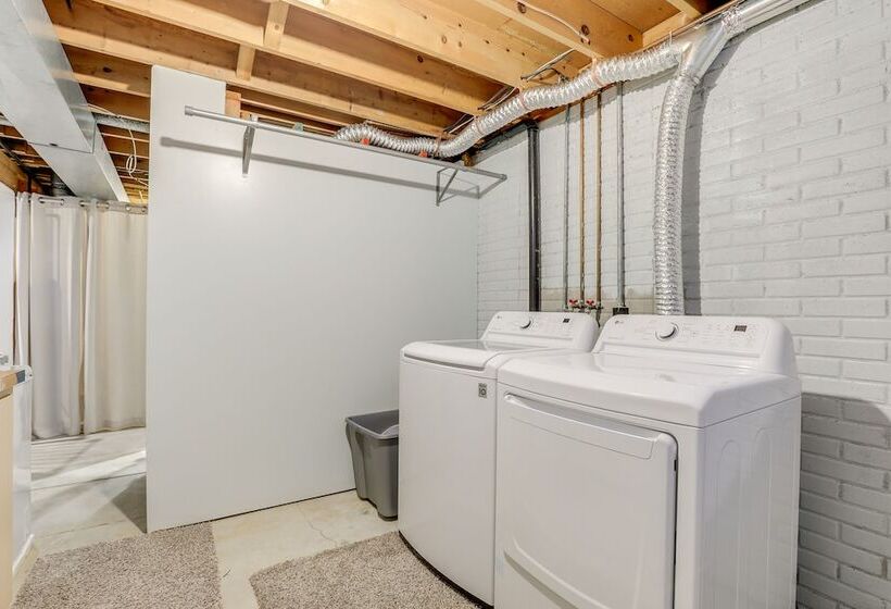 Family Friendly Lincoln Home W/ Sandbox & Grill!