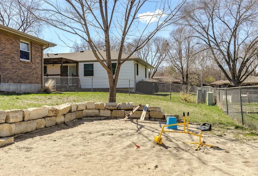 Family Friendly Lincoln Home W/ Sandbox & Grill!