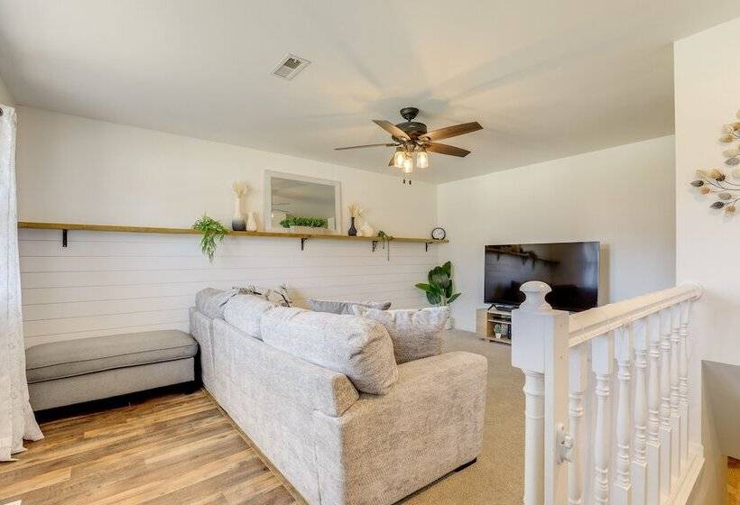 Family Friendly Lincoln Home W/ Sandbox & Grill!