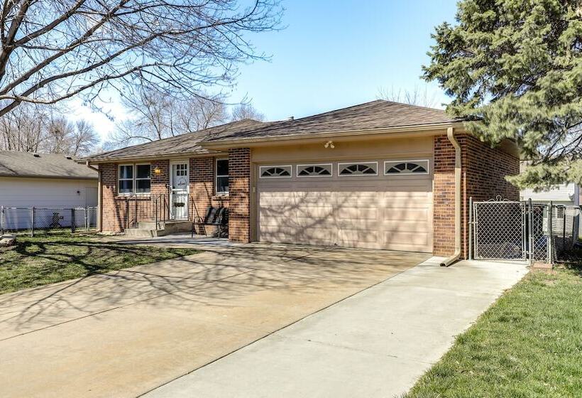 Family Friendly Lincoln Home W/ Sandbox & Grill!