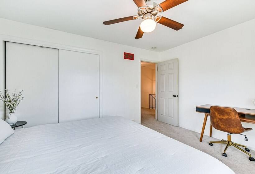 Family Friendly Villa Park Home: 16 Mi To Chicago!