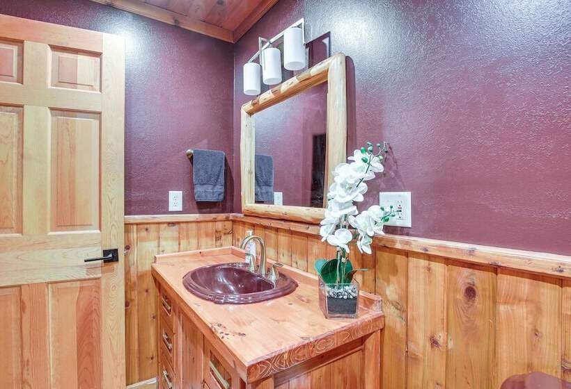 Family Home W/ Indoor Pool ~ 2 Mi To Elkhart Lake!