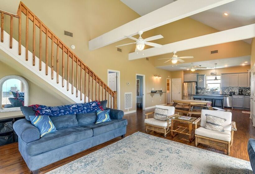 Family Retreat W/ Deck   Walk To Crystal Beach!