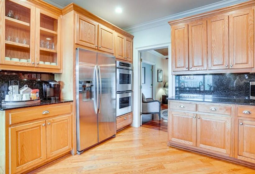 High End Helen Home: Heated Pool, Fire Pit + Views
