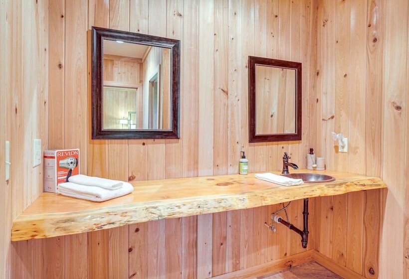 High End Helen Home: Heated Pool, Fire Pit + Views