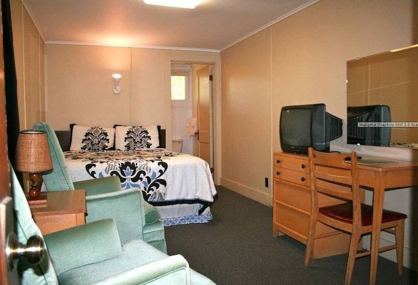 Hinckley's Dreamwood Cottages