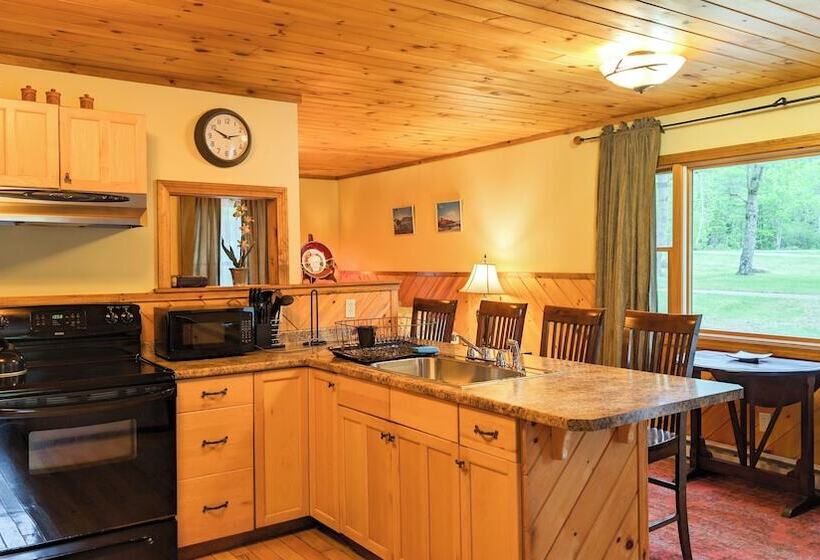 Hinckley's Dreamwood Cottages