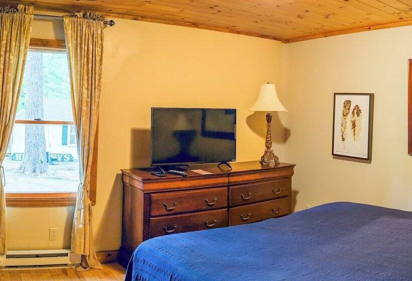 Hinckley's Dreamwood Cottages