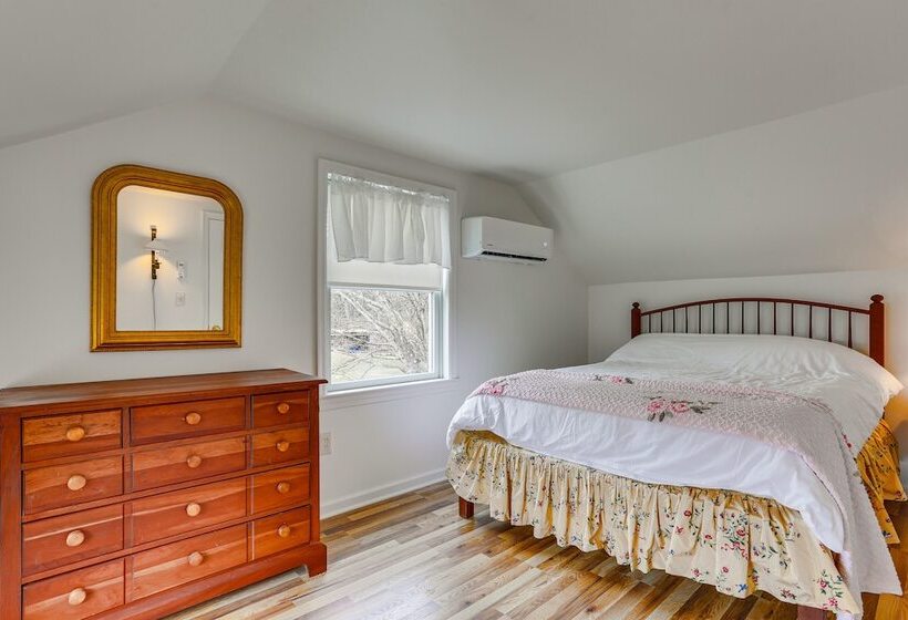 Historic Farmhouse In Layton W/ Deck!