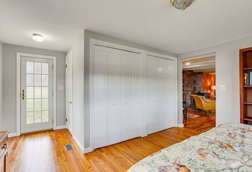 Historic Farmhouse In Layton W/ Deck!