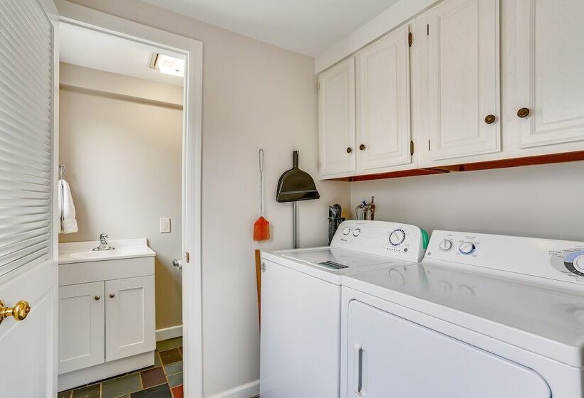 Historic Farmhouse In Layton W/ Deck!