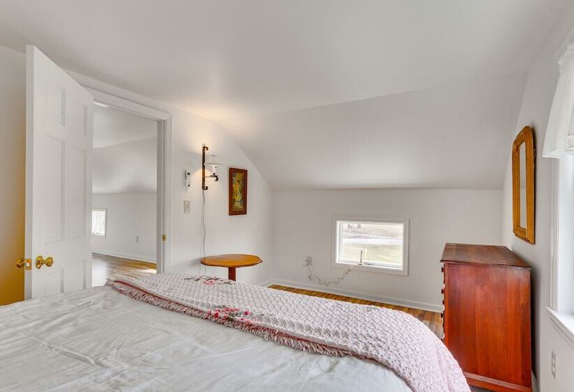 Historic Farmhouse In Layton W/ Deck!