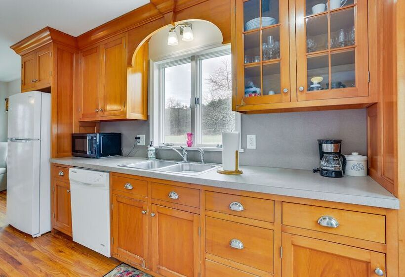 Historic Farmhouse In Layton W/ Deck!