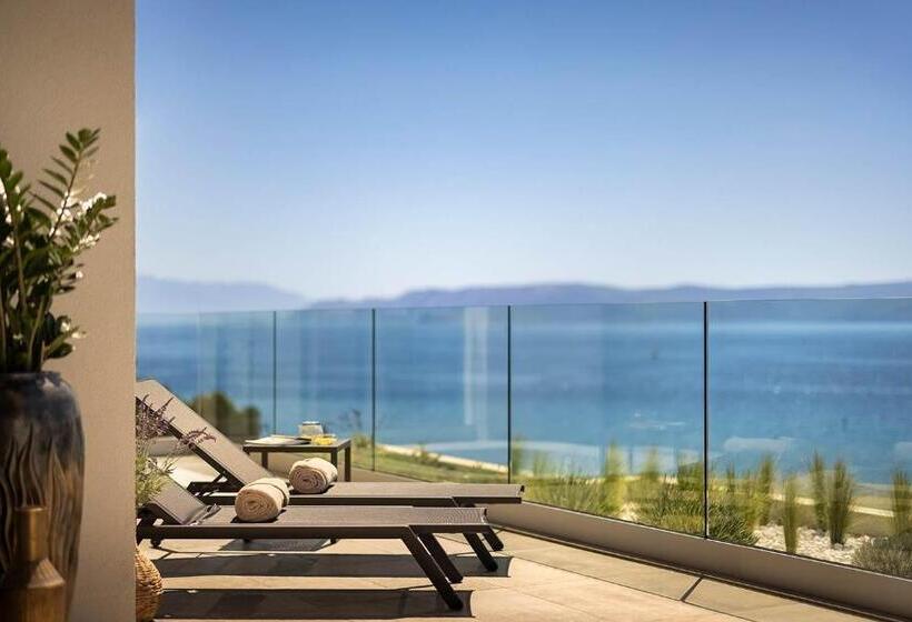 Отель Aminess Younique Narrivi