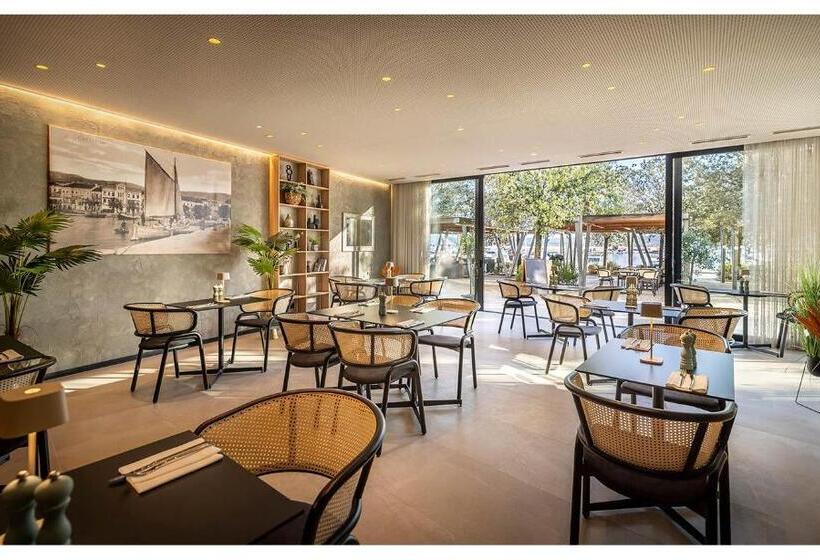 Отель Aminess Younique Narrivi