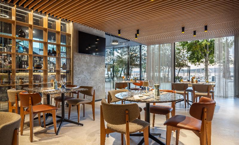 Отель Aminess Younique Narrivi