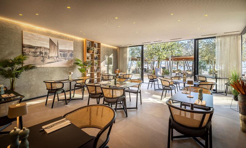 Отель Aminess Younique Narrivi