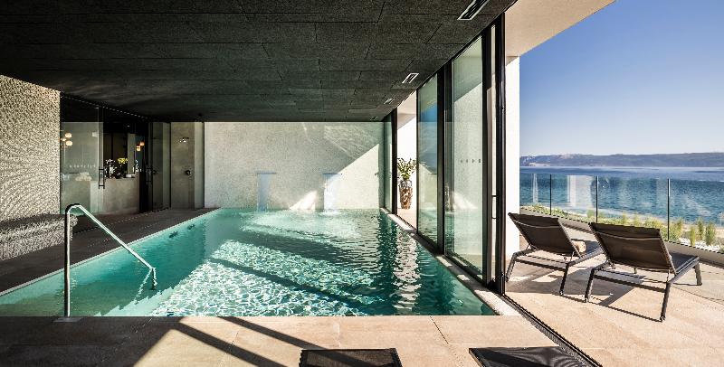 هتل Aminess Younique Narrivi