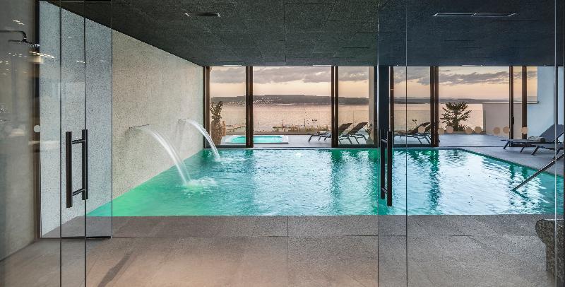 Отель Aminess Younique Narrivi