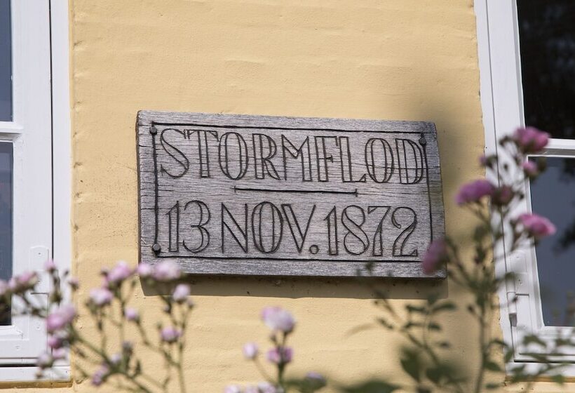 هتل Ballebro Færgekro