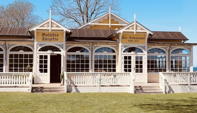 هتل Ballebro Færgekro