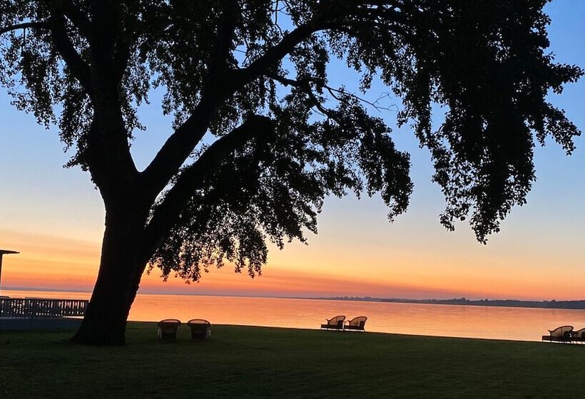 هتل Ballebro Færgekro