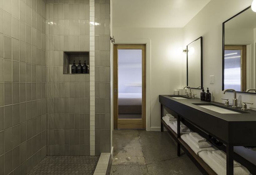 Отель Best Bet Motor Lodge