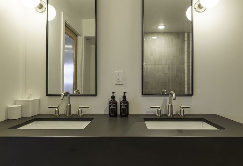 Отель Best Bet Motor Lodge