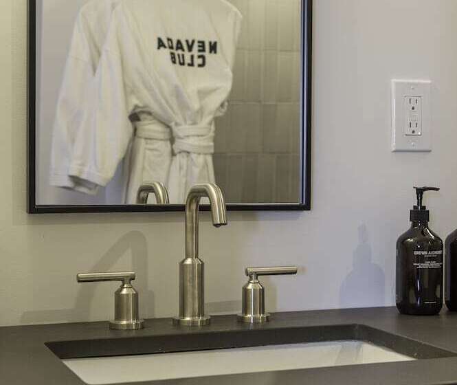 Отель Best Bet Motor Lodge