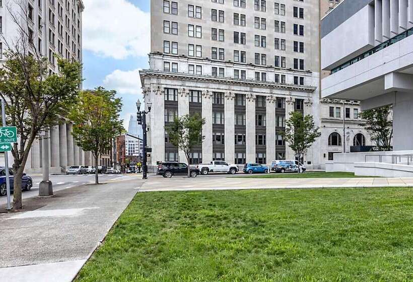 هتل Bluegreen Downtown Nashville