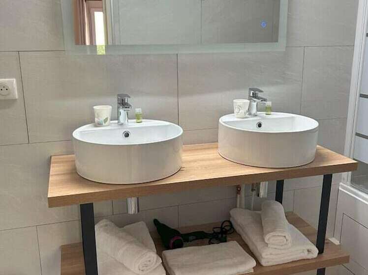 Отель La Bastide De Montferrat