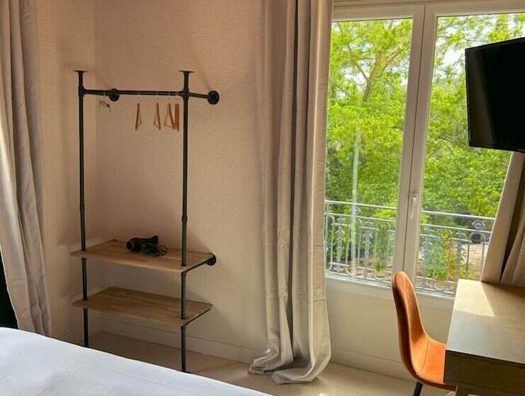 Отель La Bastide De Montferrat