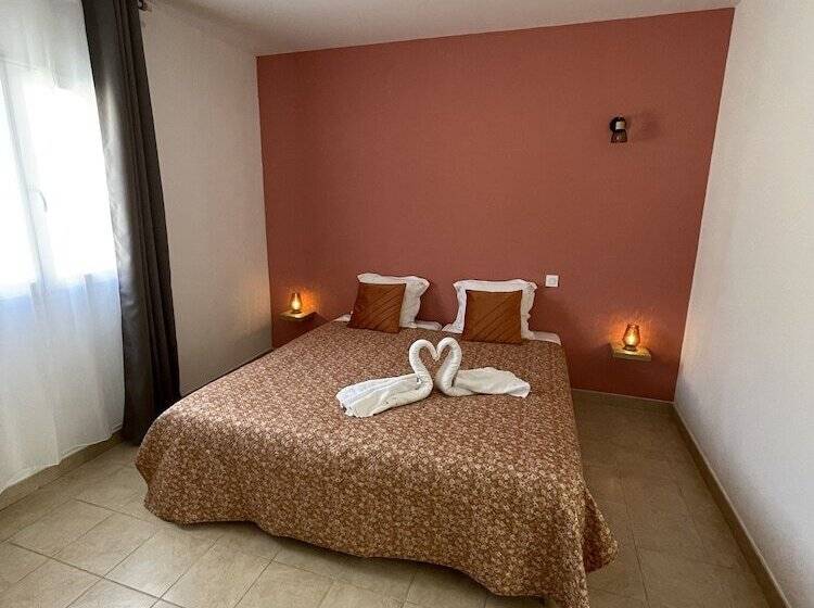 Отель Le Clos Du Thoronet