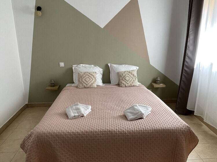 Отель Le Clos Du Thoronet