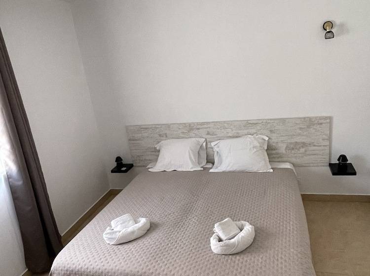 Отель Le Clos Du Thoronet