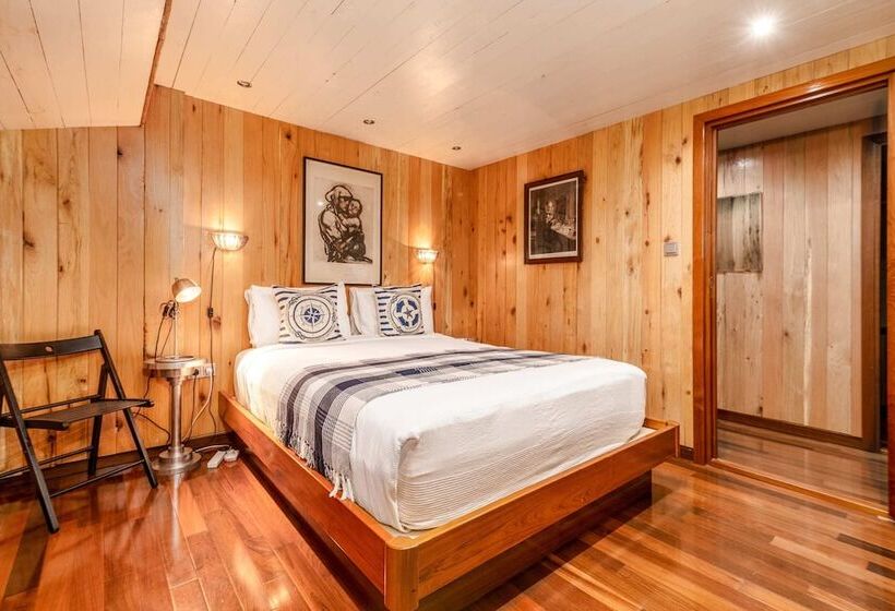 هتل Luxury Canary Wharf House Boat