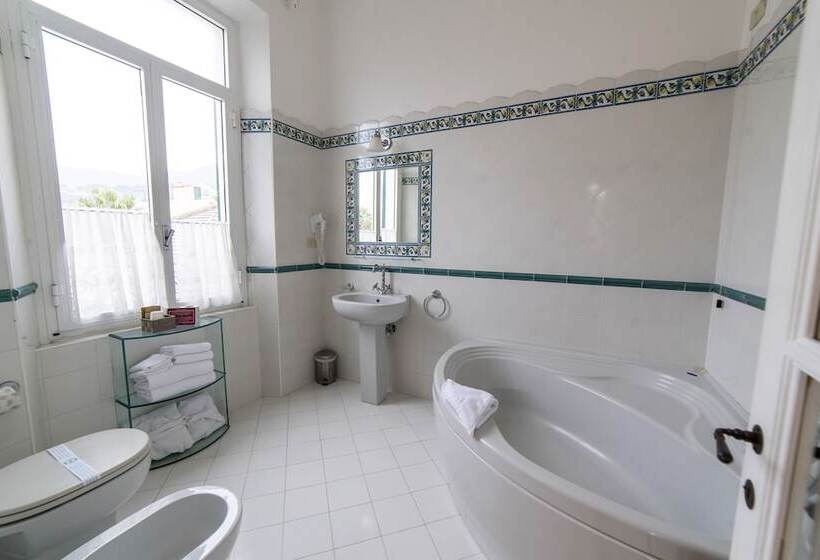 فندق Miramare   Spotorno