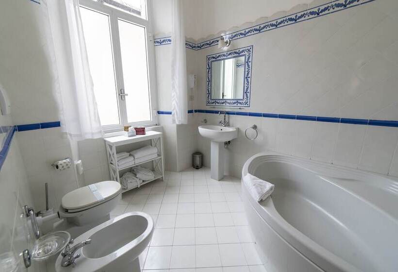 فندق Miramare   Spotorno